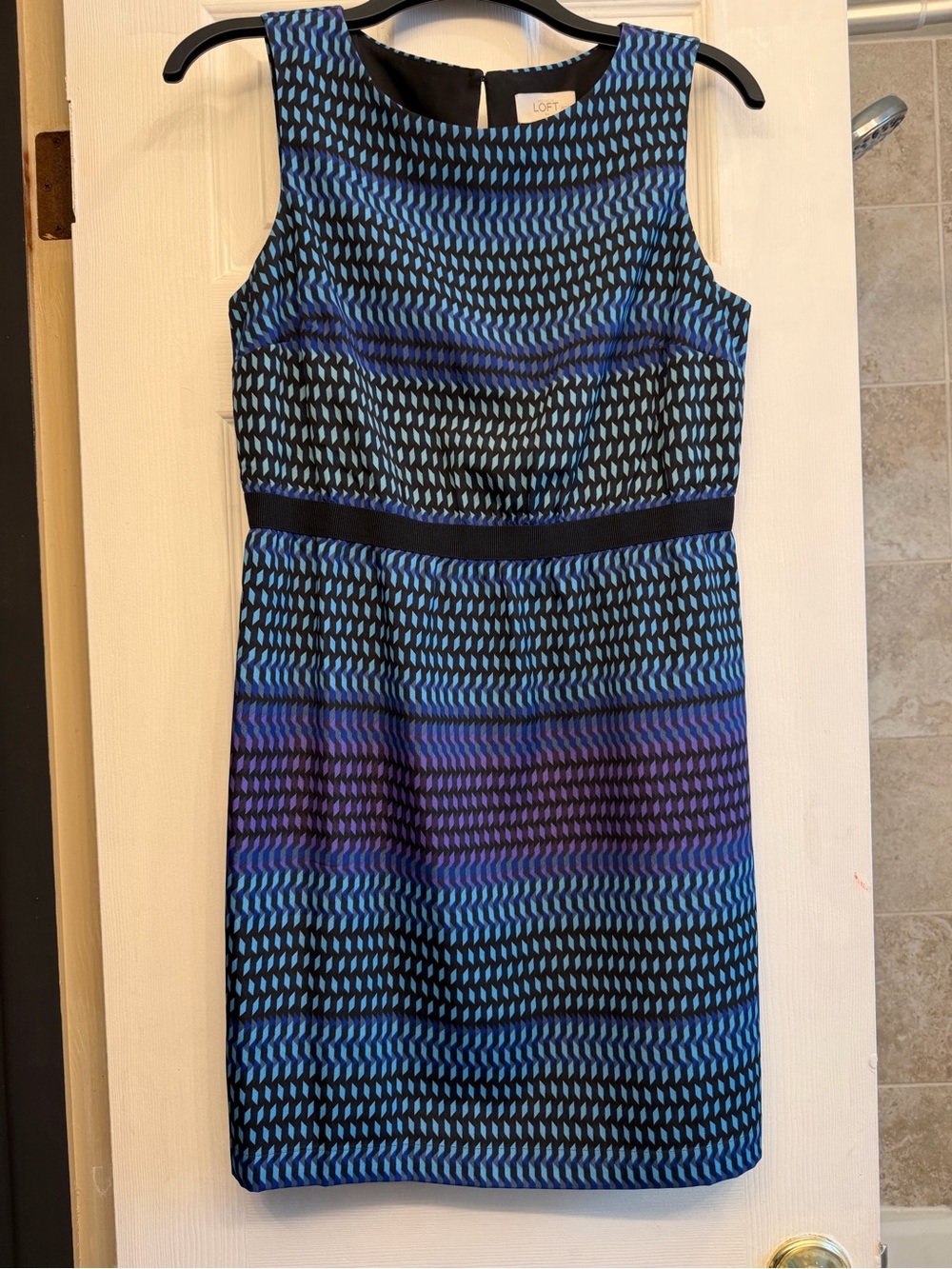 LOFT Black, Blue & Purple Sleeveless Patterned Sheath Dress